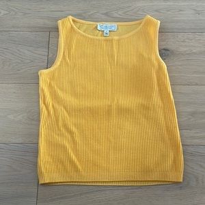 Used St. John sport essentials top
